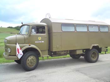 Mercedes Bez La710